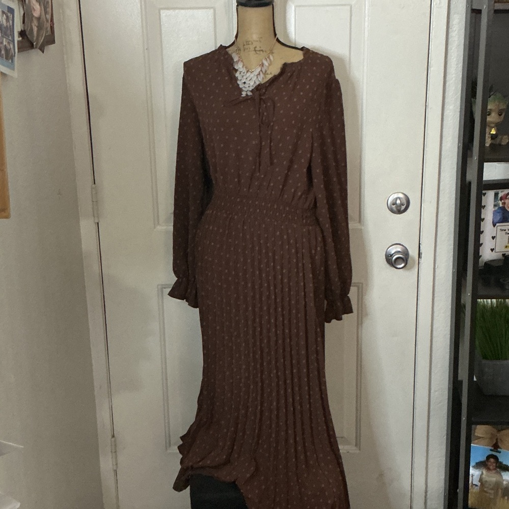 Women's Brown Long Sleeve Pleated Midi Dress with Tie Neck